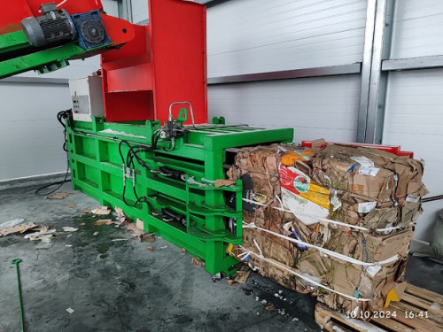 Пресс пакетировочный горизонтальный  Кубер-40Г 